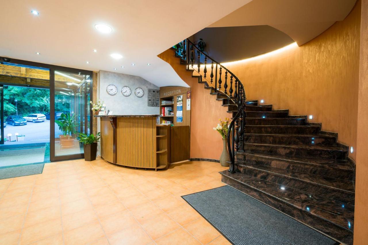 Family Park Hotel Kyoshkove Sjumen Eksteriør bilde