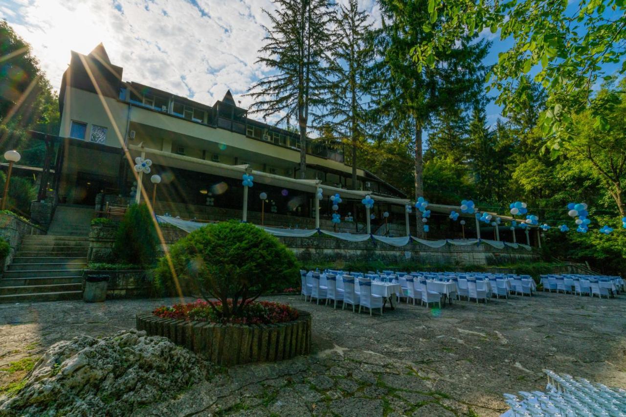 Family Park Hotel Kyoshkove Sjumen Eksteriør bilde